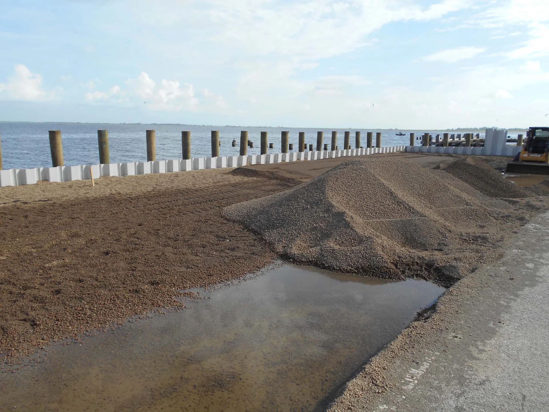 Contractor, Pyramid Constructors, placed material in one continuous pour.