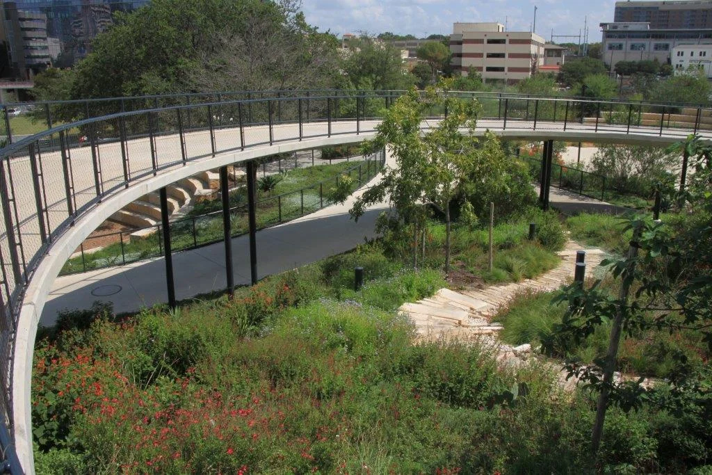 Contractor, Pyramid Constructors, placed material in one continuous pour.